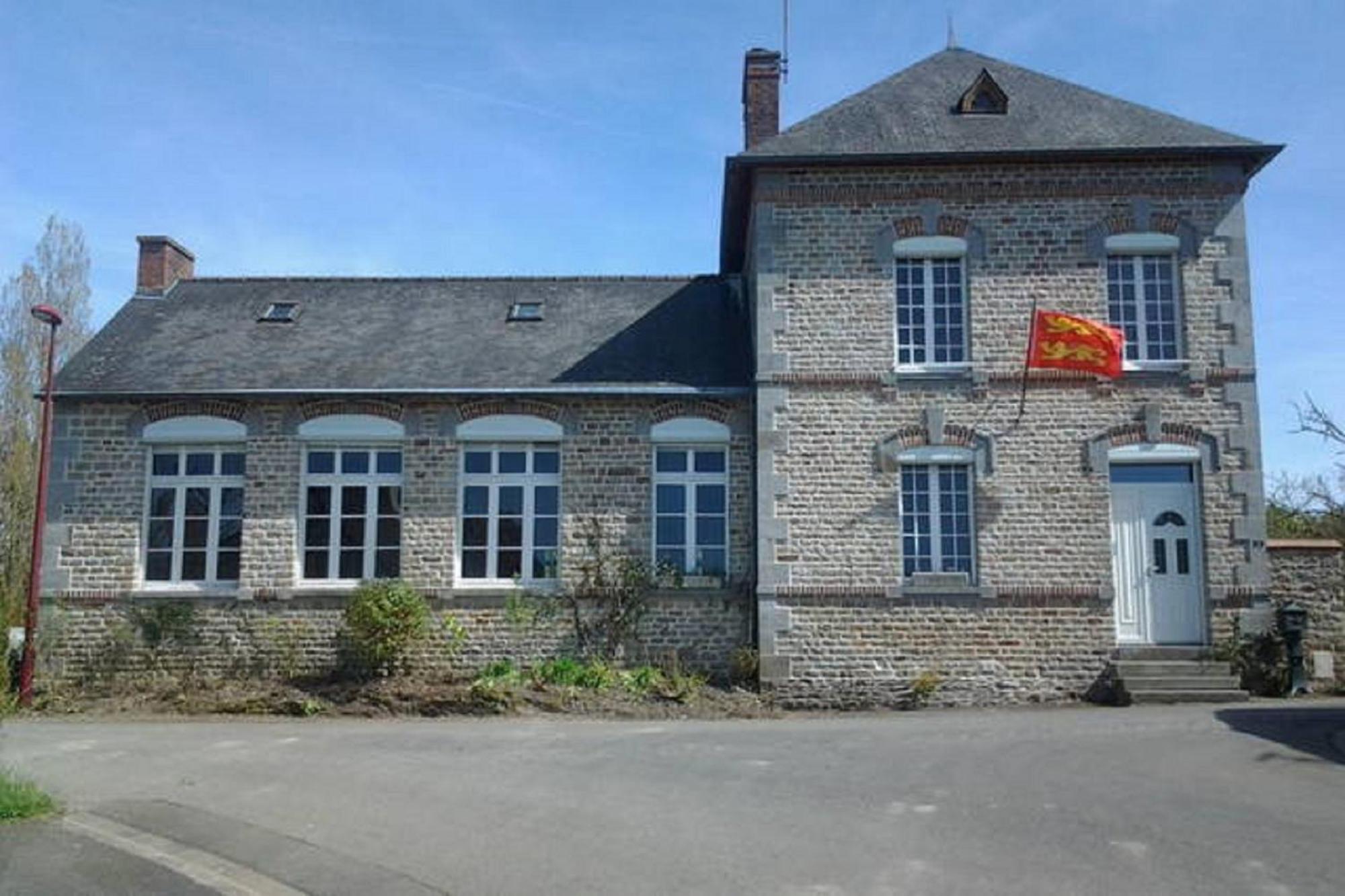 Вилла La Petite Ecole De La Baie Понторсон Экстерьер фото
